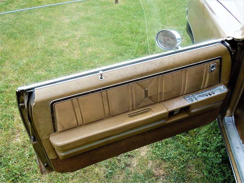 1969 Oldsmobile 98 - Strong, Silent, And In The Classic Tradition 11 69 98 3