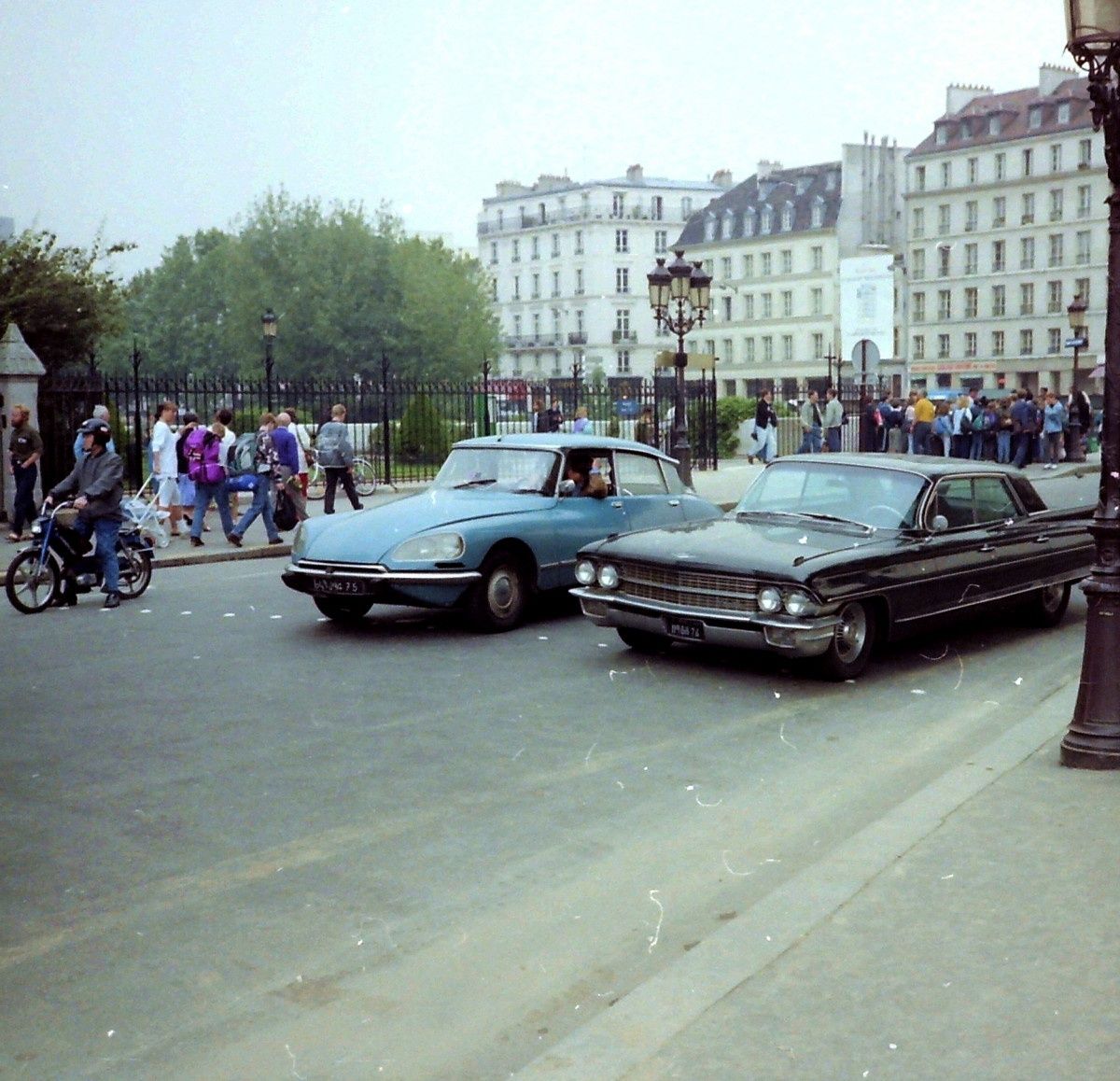 Another great shot posted at the Cohort by Dean Edwards. Shot probably in the early ’80s? Cadillac and other American cars still enjoyed a very high prestige factor in Europe [&hellip;]