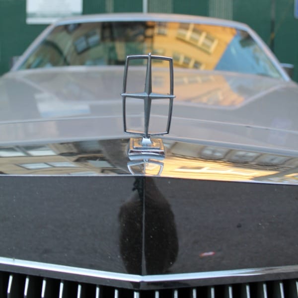 1977 Lincoln Continental Town Coupé -- 233 Inches Of 2-Door Full-Size Luxury 2 016 1977 Lincoln Continental Town Car square cover redo