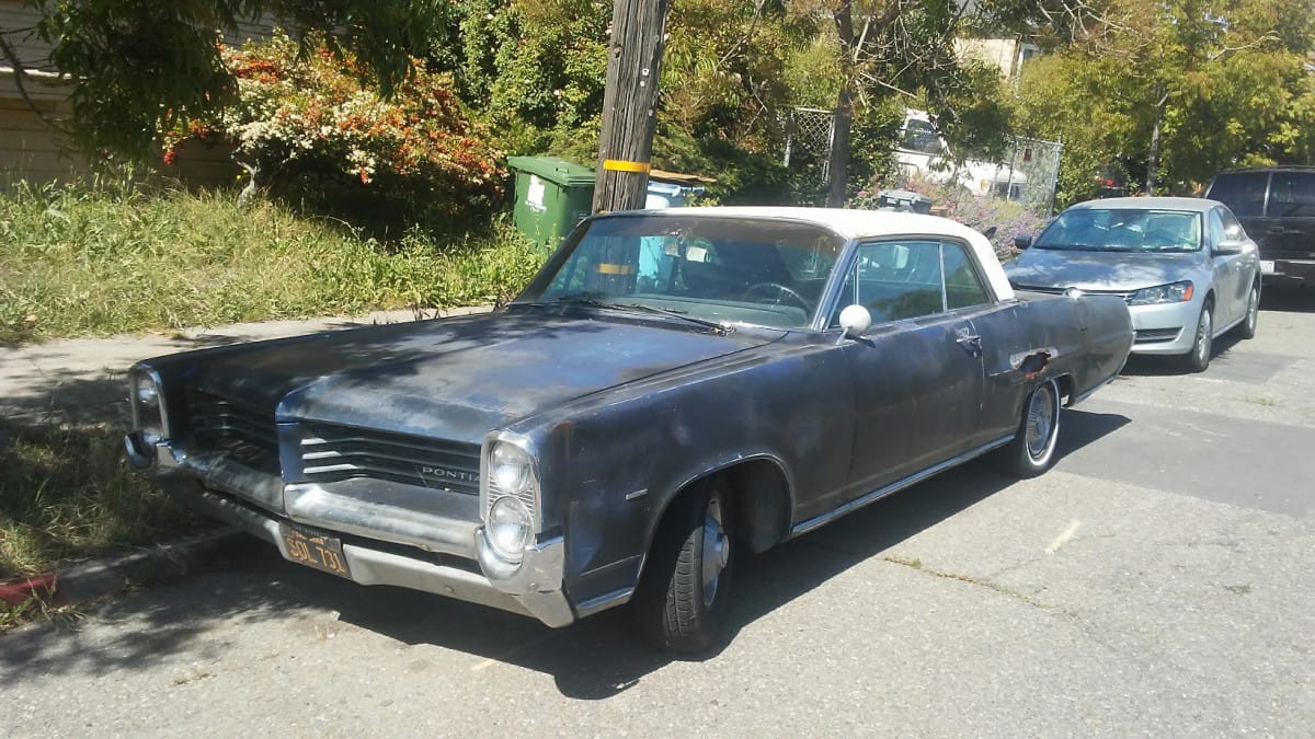 Not a great way to live out your last days, with a huge gash in your side.  Well, it’s better to be living than dead.  This Pontiac is definitely alive, [&hellip;]