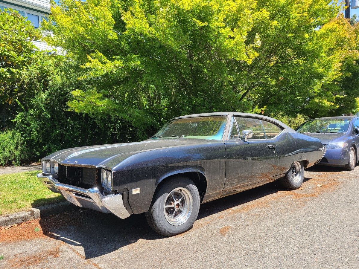 Cohort Pic(k) of the Day: 1968 Buick Skylark Coupe – “Toothless and Bald” Mike Hayes found this ’68 Buick Skylark coupe, and noted it was “toothless and bald”. True that. Bald? Yes; its once lush vinyl top is no more.