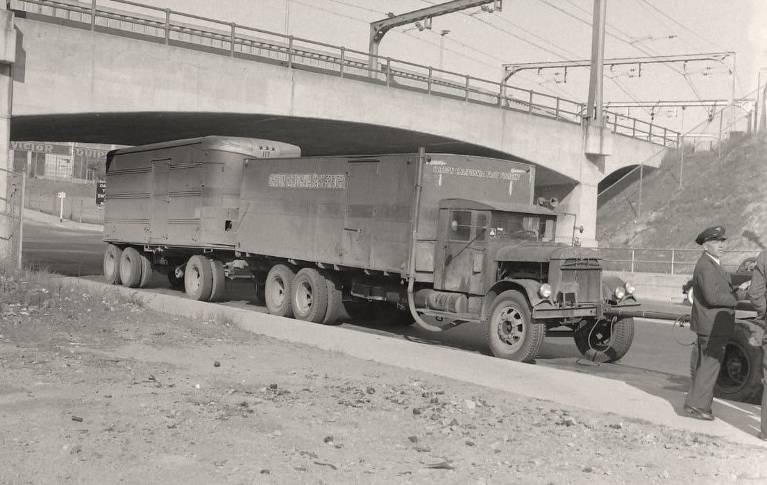I love anything Fageol, that highly creative West Coast outfit. This is one of their later trucks, after the time the Fageol brothers had moved on with their Twin Coaches [&hellip;]