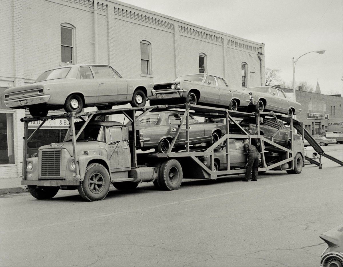Car Carrier of the Day: International Loadstar Delivering The Very Last Ramblers and some AMC’s When exactly did Rambler stop being a brand and become just a nameplate?