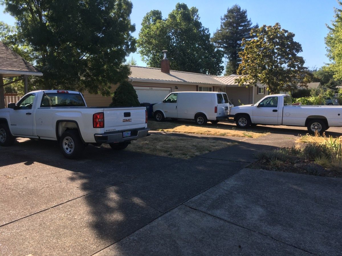 Wordless Outtake: These Neighbors Probably Get Along Well CC 425 003
