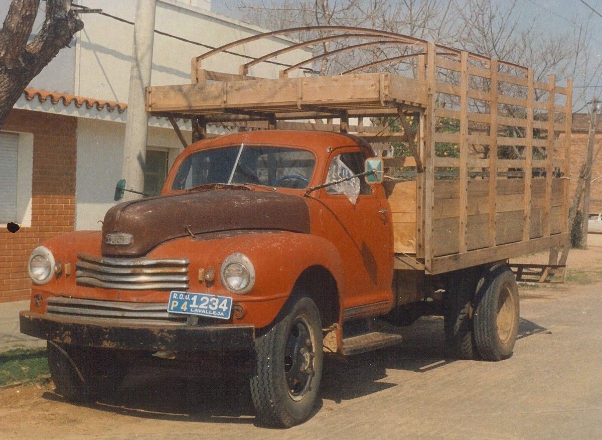 Now here’s a truck you’re not likely to find in the US: a medium duty Nash, from the late ’40s or early ’50s.  That’s because they were only exported, which [&hellip;]