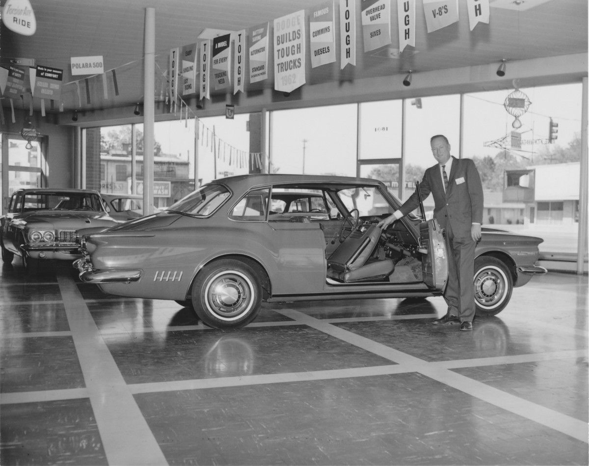 Paul’s post of about a week ago showed a quartet Dodge dealers doomed to a third model year’s beating. Look at their posture and their faces—plainly they know they’re hosed, [&hellip;]