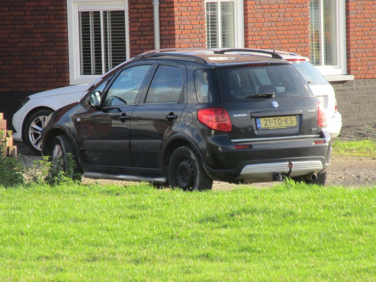 CC Global: 1994 To 2018 Ordinary Rides - Nothing To See Here Folks, Just Move Along! 12 2006 Suzuki SX4