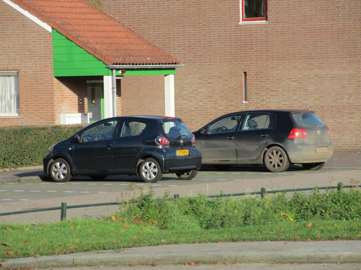 CC Global: 1994 To 2018 Ordinary Rides - Nothing To See Here Folks, Just Move Along! 13 2012 Toyota Aygo and 2004 VW Golf