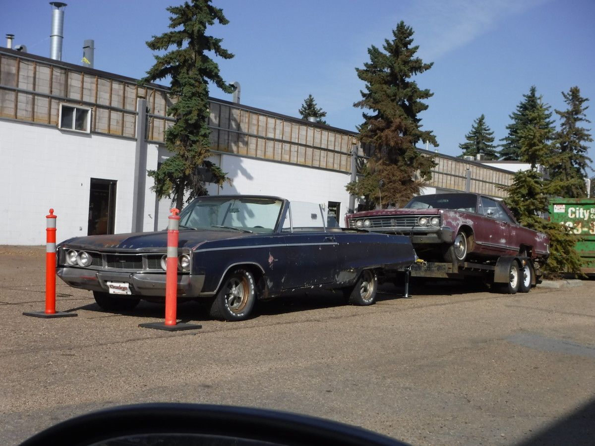 This picture posted by canadiancatgreen threw me. Yes, seeing an old Polara convertible towing a Chrysler Newport is decidedly out of the ordinary. But what really threw me is that [&hellip;]