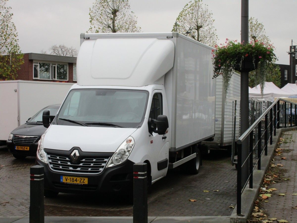 CC Global: Light Commercial Vehicles - Vans, Trucks, Tractors And (Semi-) Trailers 5 2019 Renault Master - 1