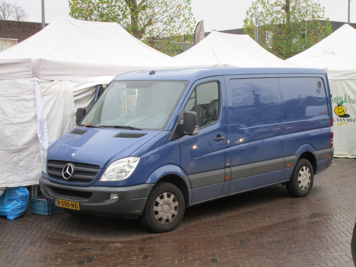 CC Global: Light Commercial Vehicles - Vans, Trucks, Tractors And (Semi-) Trailers 8 2012 Mercedes-Benz Sprinter