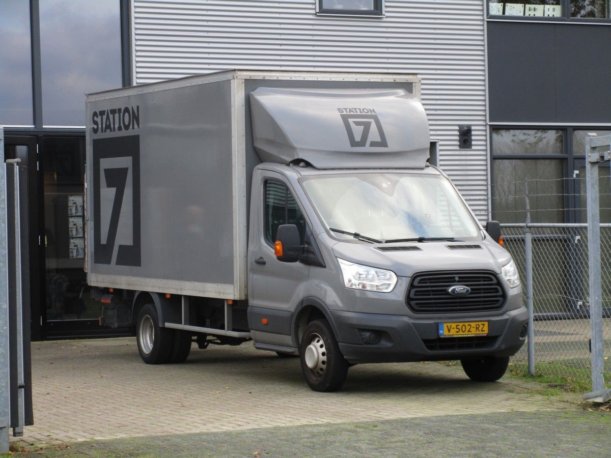 CC Global: Light Commercial Vehicles - Vans, Trucks, Tractors And (Semi-) Trailers 15 2016 Ford Transit