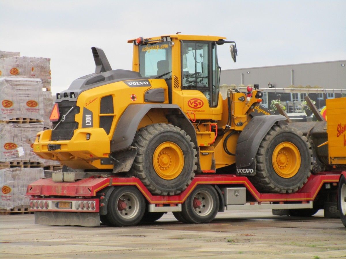 Dedicated, full trailers are widely used to transport heavy machines across the country. This Volvo L70H wheel loader is sitting comfortably and safely on a 2010 Draco trailer with so [&hellip;]