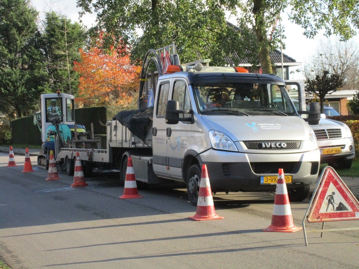 CC Global: Light Commercial Vehicles - Vans, Trucks, Tractors And (Semi-) Trailers 17 2010 Iveco Daily 40C18