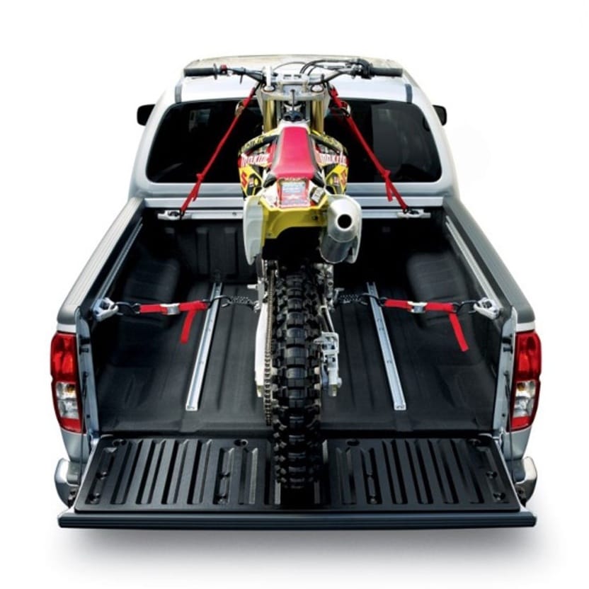 Curbside Capsule: 2009-12 Suzuki Equator - Suzuki's Last Frontier In Badge Engineering 9 Suzuki Equator bed