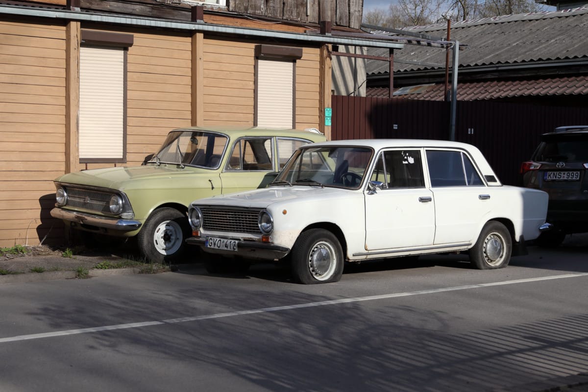 RJ found these two Russian veterans resting peacefully in the sun in Kaunas, Lithuania. The represent the two most common mainline sedans in the USSR, spanning from 1964 (Moskvitch 408) [&hellip;]