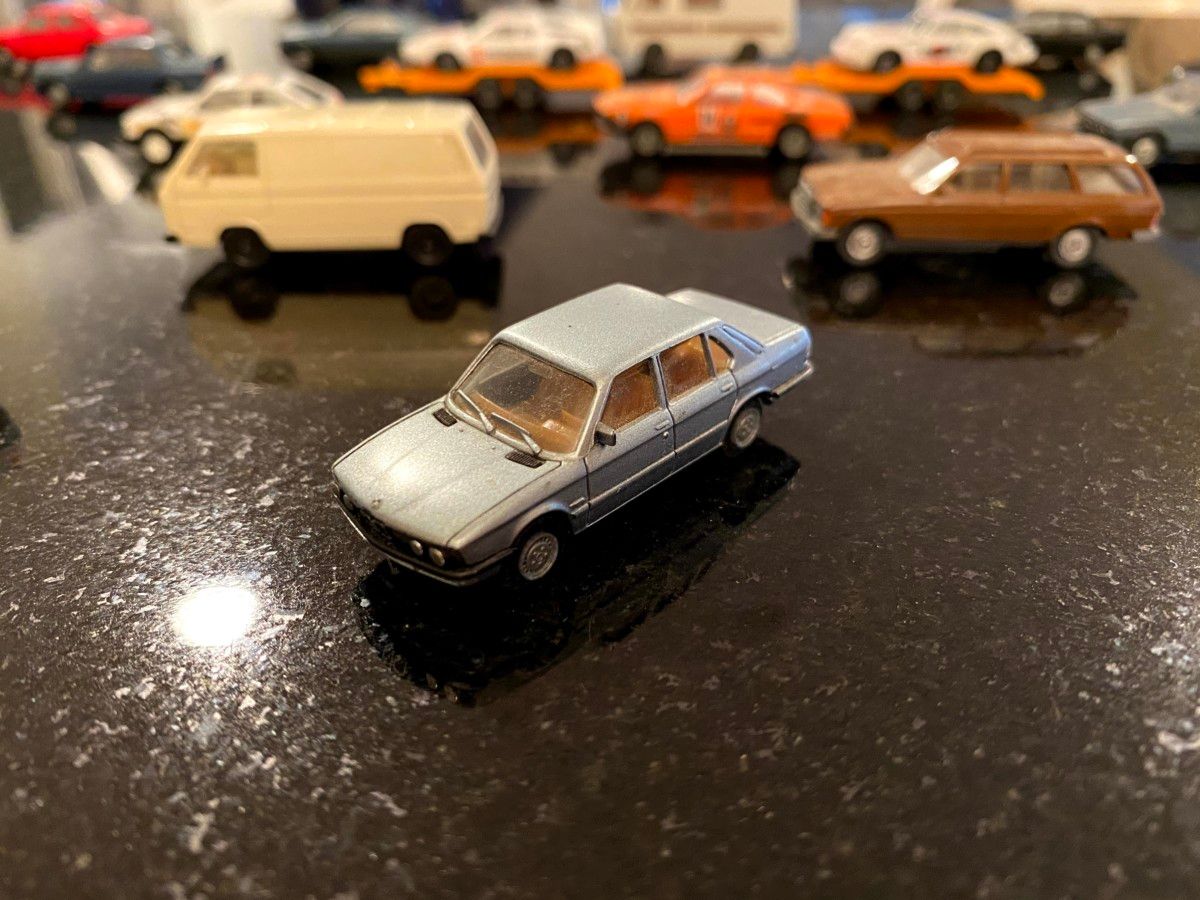 As kids, model trains are likely something that interested a lot of us, for some that never went away.  Growing up in Germany, model trains were (and still are) sort [&hellip;]