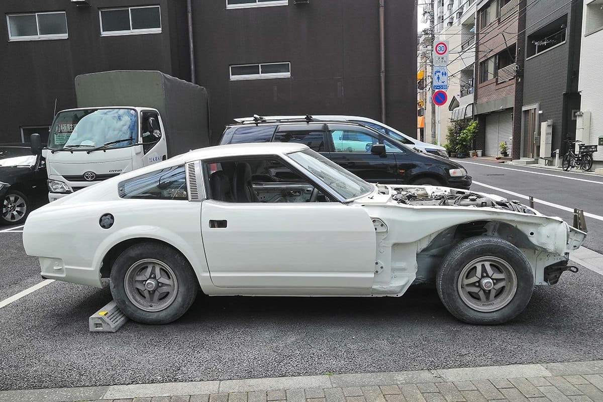Well here’s not something you see everyday, thought yours truly when happening upon this fascinating Fairlady, flaunting her primer negligee with abandon. Mouth agape, eyes agog and legs akimbo, I [&hellip;]