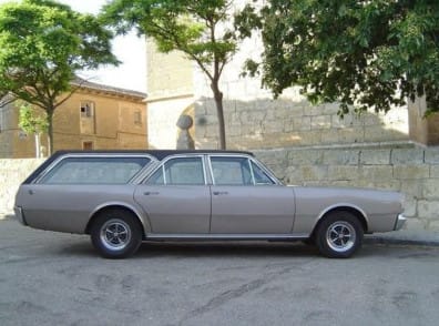 (first posted 2/8/2012)    Not all Darts spent their lives shuttling old folks or cheapskates. In Spain, the Dart was the biggest, most luxurious car made there, and given the [&hellip;]