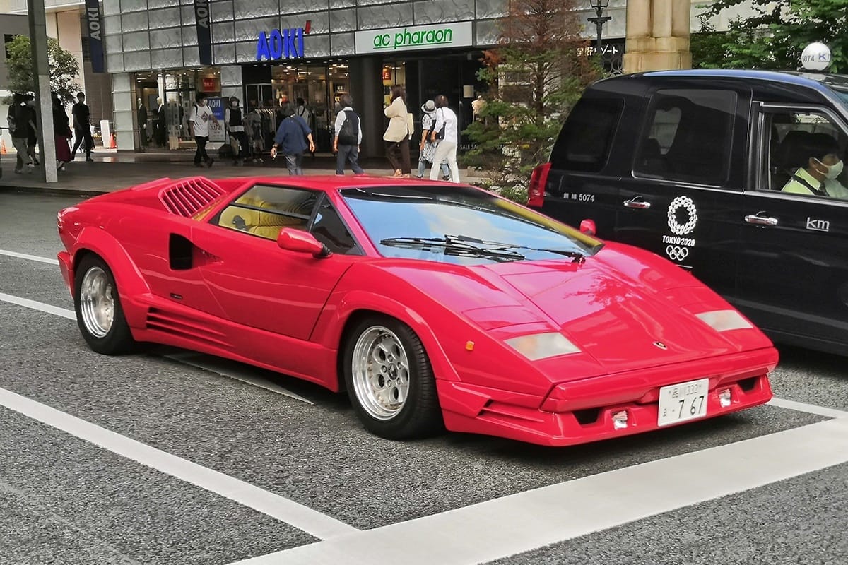 Sometimes, the title pic for these Singles posts is self-evident. Such was the case here: I only managed one good shot of this passing monster, the first Countach I’ve seen [&hellip;]