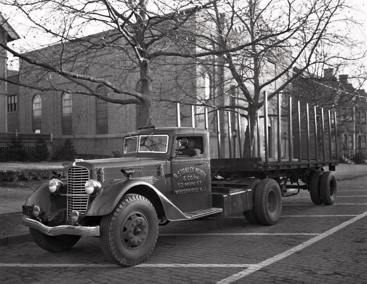 I have a thing for 1930s trucks, as many of them looked so stylish, more like cars with huge oversize tires. This Diamond T, which I peg as a 1935, [&hellip;]