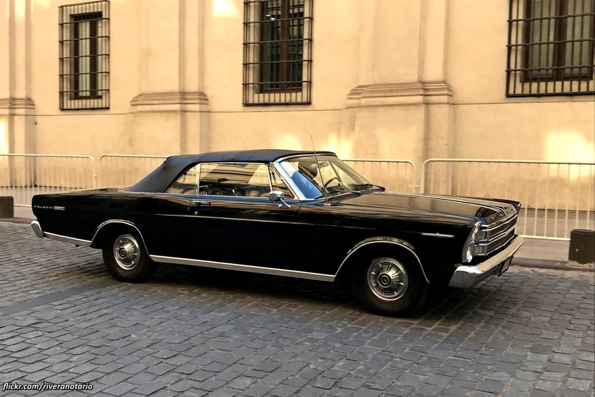 Rivera Notario posted this shot taken just yesterday of Chile’s Presidential State Car, a 1966 Ford Galaxie 500XL convertible. It’s still used every May to carry the President to Congress. [&hellip;]