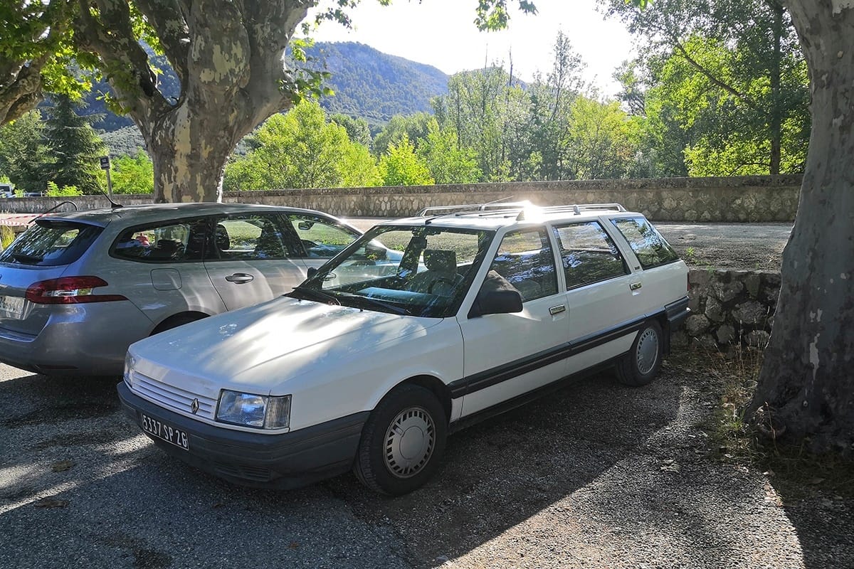 Glad though I was to catch a Méhari or an older R4 when I went there recently, those are par for the course in southern France. Some younger cars have [&hellip;]