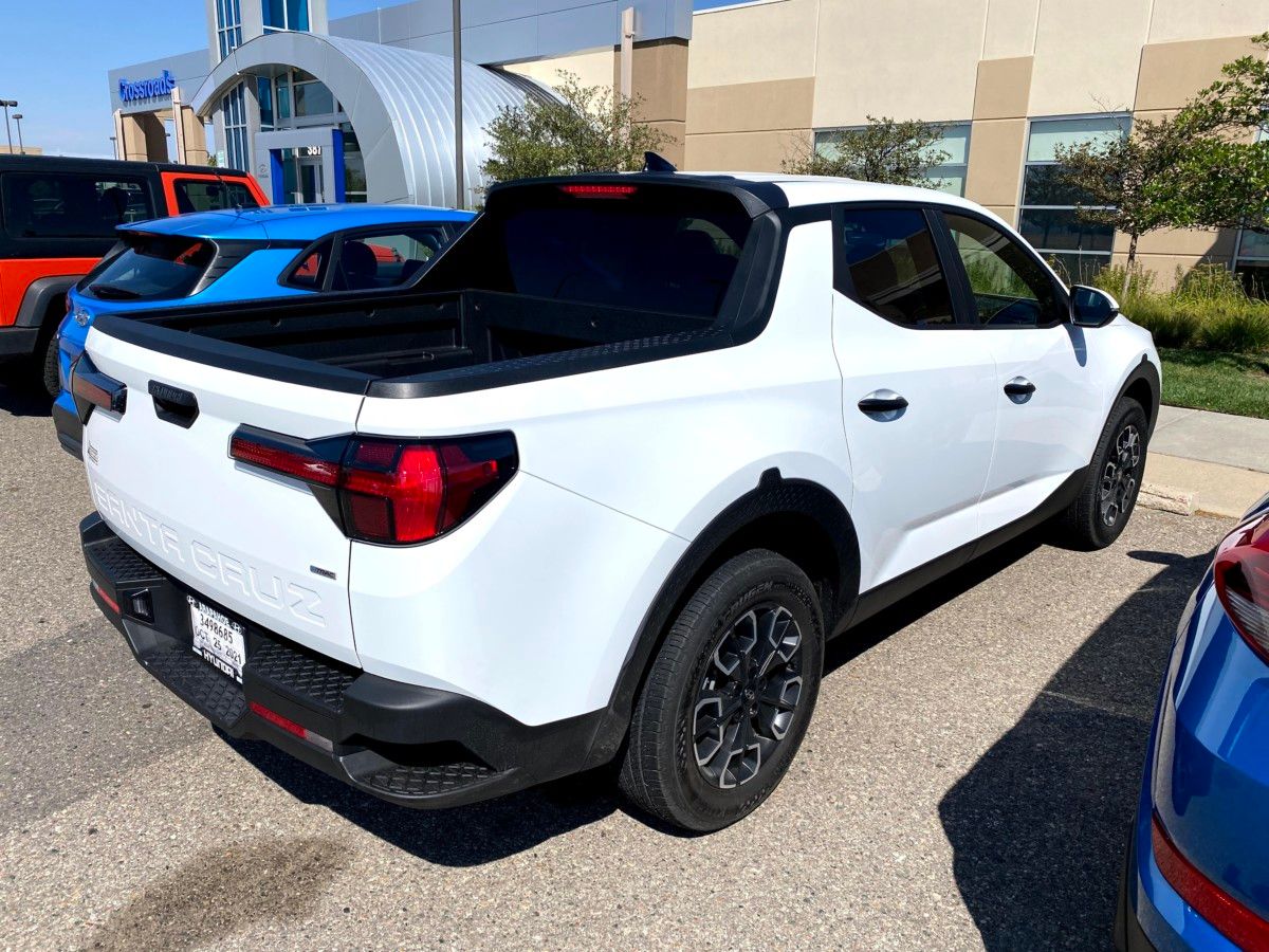 Driving by the local Hyundai dealer’s empty lot this afternoon I spied an unfamiliar shape parked out front, ooh, one of the new Santa Cruz pickups!&nbsp; This highly anticipated small [&hellip;]