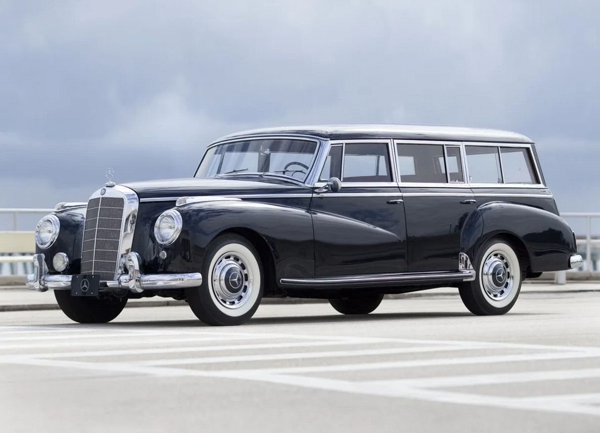 (first posted 9/9/2015)    As a postscript to yesterday’s CC of the Mercedes 300, here’s the rarest version of them all; well that and the 300 Popemobile. This is a custom-built [&hellip;]