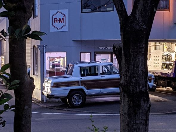Curbside Conundrum: Jeep Grand Waginator or Gladineer? 2 PXL 20210913 090719561.MP 1