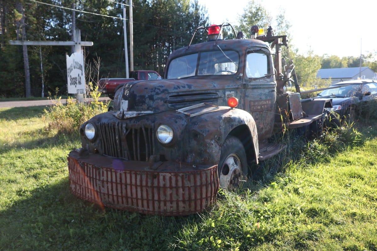Matt Z posted these shots of an old Ford tow truck. It was clearly used to push as well as tow, given that massive front push…device. I’m not sure what [&hellip;]