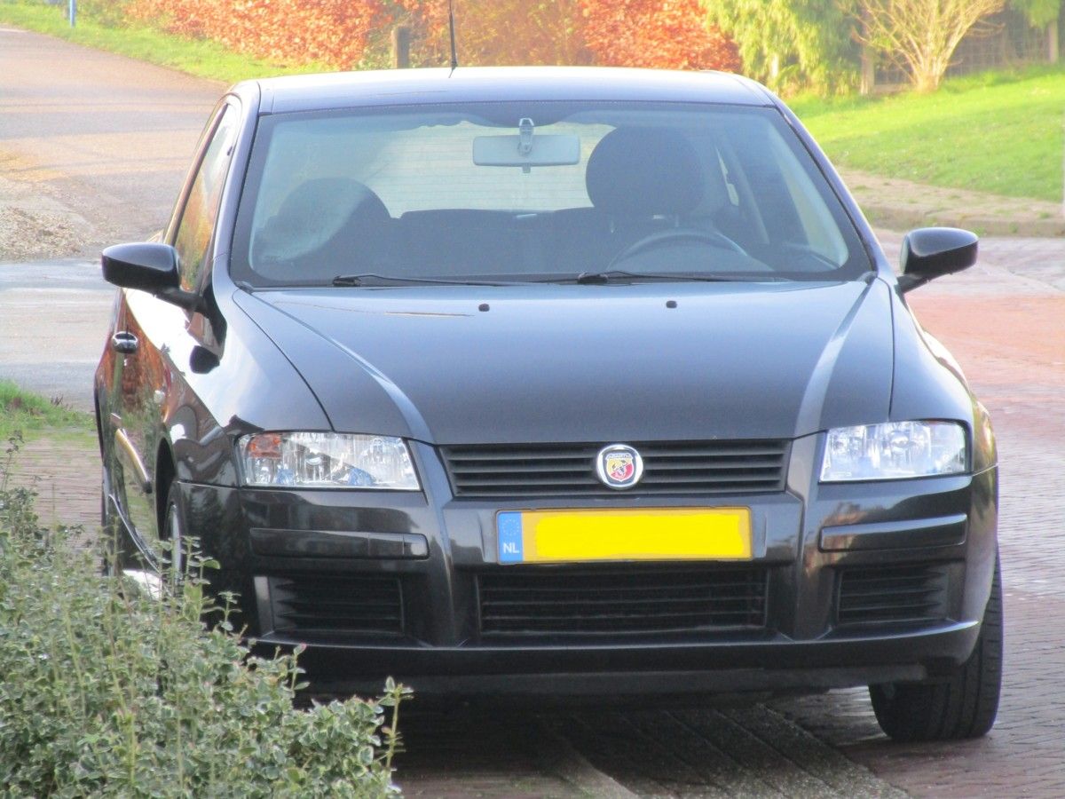 CC Outtake: 2004 Fiat Stilo 2.4 20v Abarth - Five-cylinder Warm Hatch 7 2004 Fiat Stilo 2.4 20v Abarth - 4