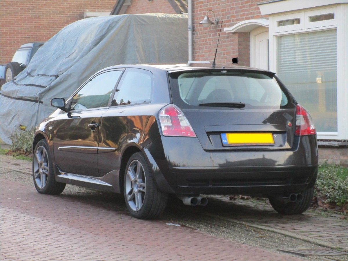 CC Outtake: 2004 Fiat Stilo 2.4 20v Abarth - Five-cylinder Warm Hatch 5 2004 Fiat Stilo 2.4 20v Abarth - 3