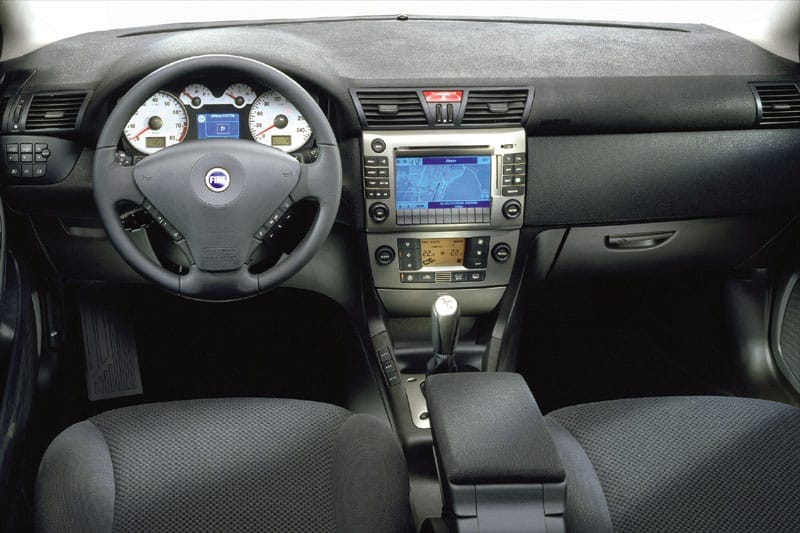 CC Outtake: 2004 Fiat Stilo 2.4 20v Abarth - Five-cylinder Warm Hatch 6 Fiat Stilo Abarth interior