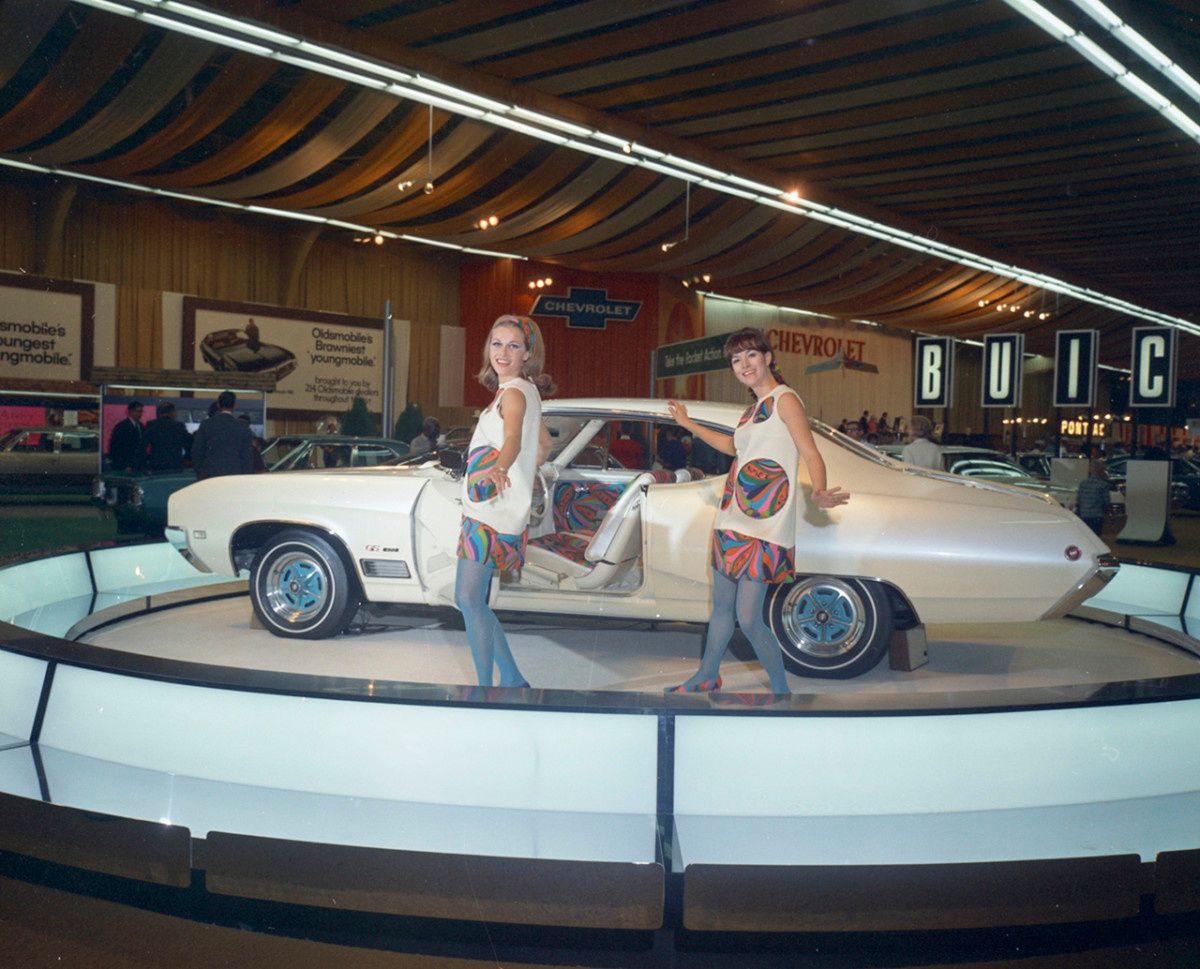 A CC reader sent me these terrific shots taken by Squire Haskins at the Texas State Fair Auto Show in the years 1965, 1966, 1967 and 1968. The Texas State [&hellip;]