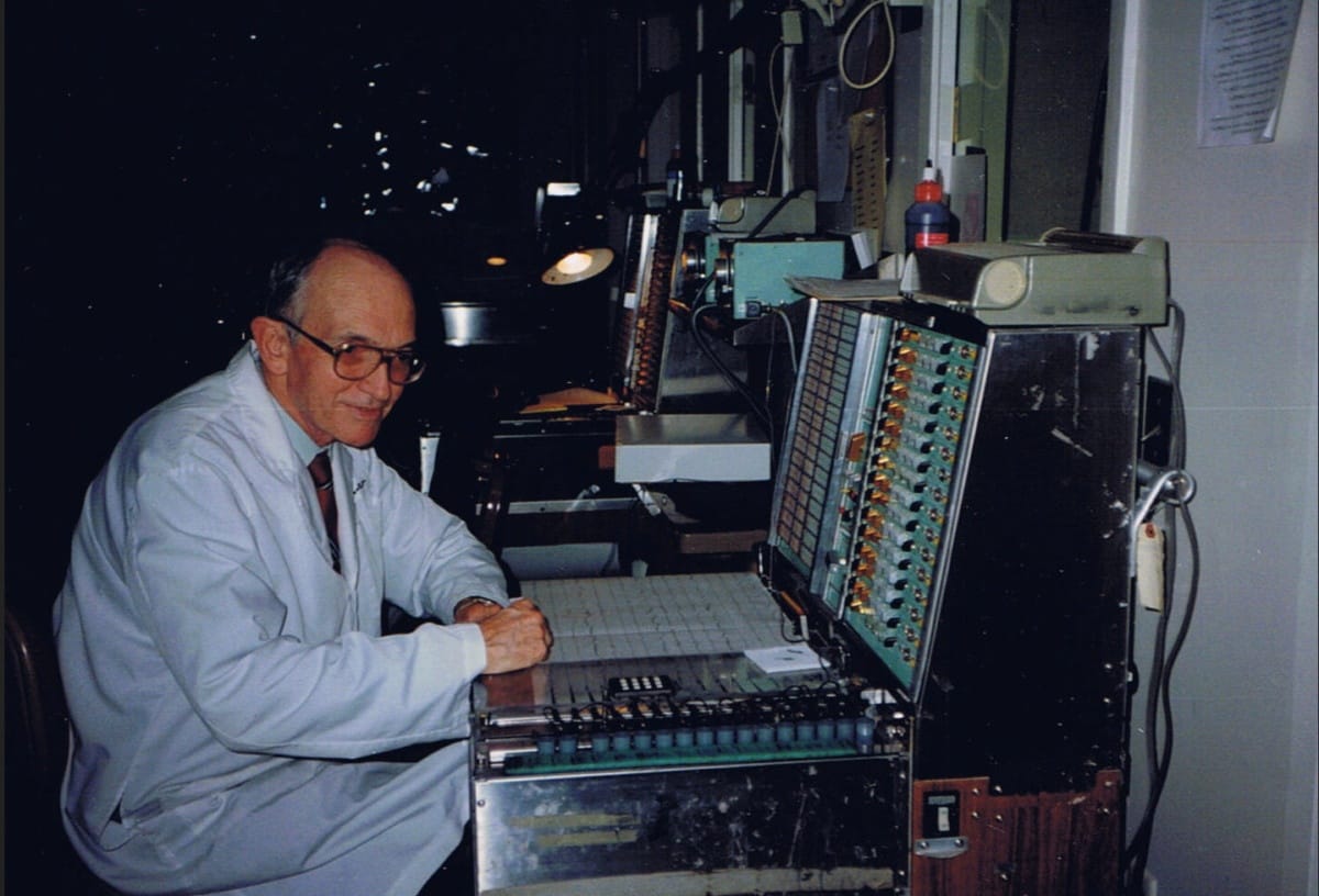 Ernst Niedermeyer EEG21 793D1430 8A8C 11E7 915F141877632E8F