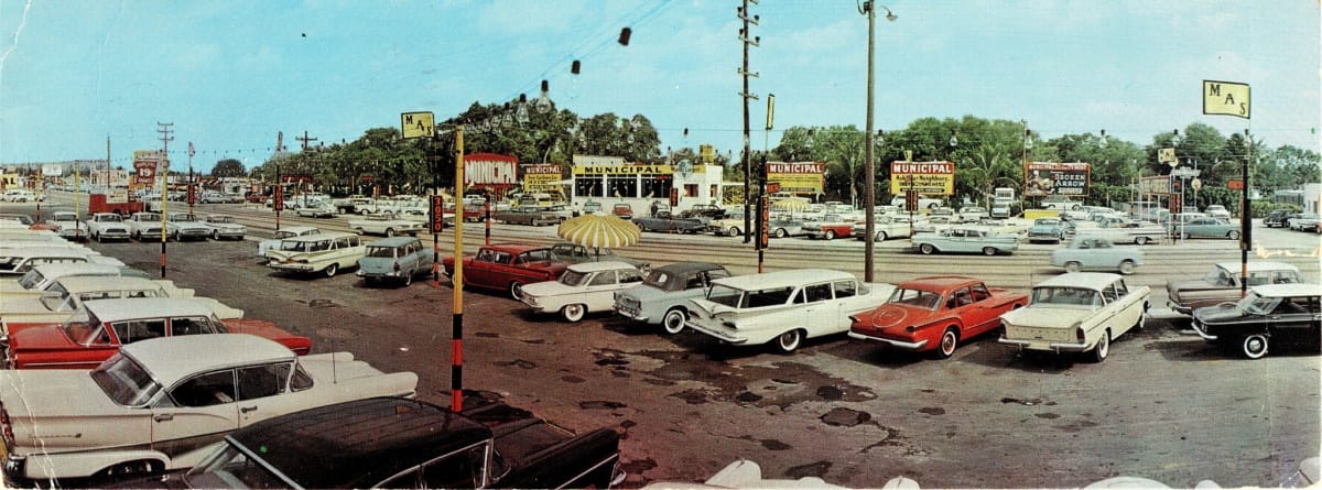 Lots of late model used cars. Click image for maximum size.