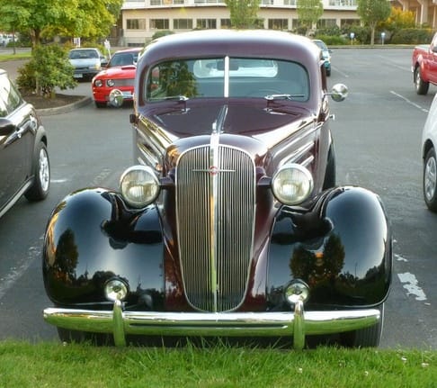 (first posted 11/1/2012)    The 1930s were the greatest decade of automotive innovation and change. At its beginning, cars looked like tea tins with wheels sticking out; by its end, some [&hellip;]
