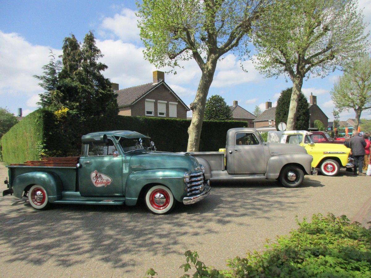 April 27 is a holiday in the Netherlands, celebrating King’s Day. I skipped the local festivities and drove off to a nearby town to walk along a collection of classic [&hellip;]