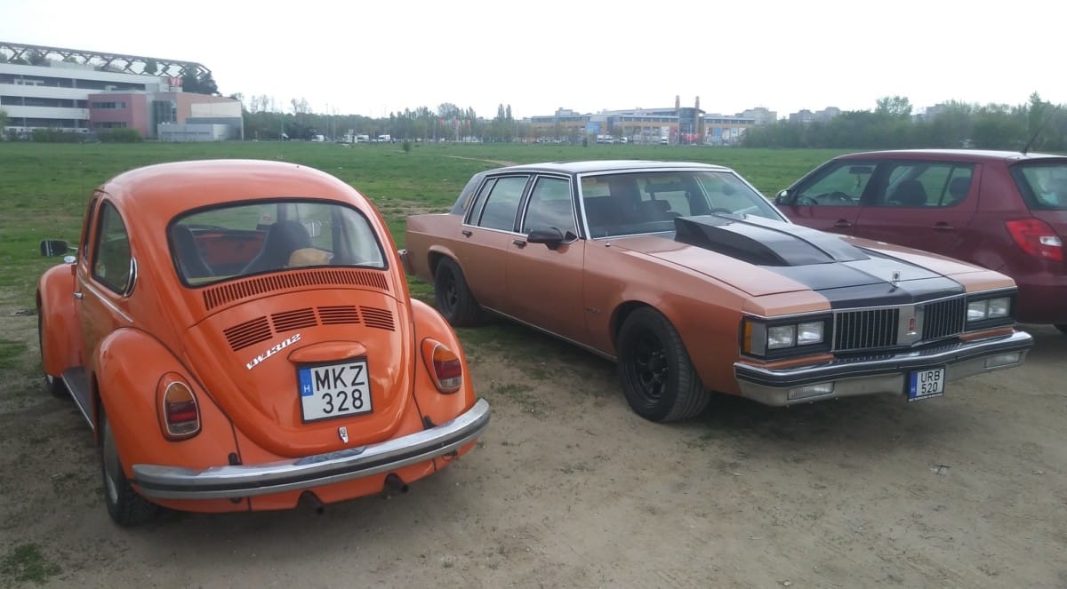 These shot by Roshake offer a nice bit of contrast: a 1.3 L VW Beetle 1302 (Super Beetle) and an (alleged) 7.4 L 455 Olds 98. I realize that the [&hellip;]