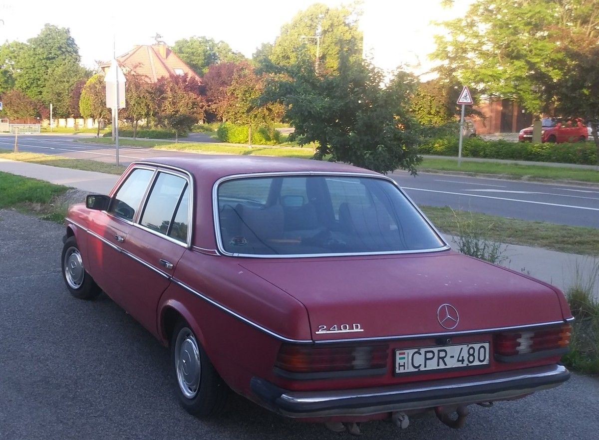 Roshake77, who posted this at the Cohort, said very explicitly that this is a “1978 Mercedes 200D With 240D Badge”. Since he also pegged the exact year, he undoubtedly decoded [&hellip;]