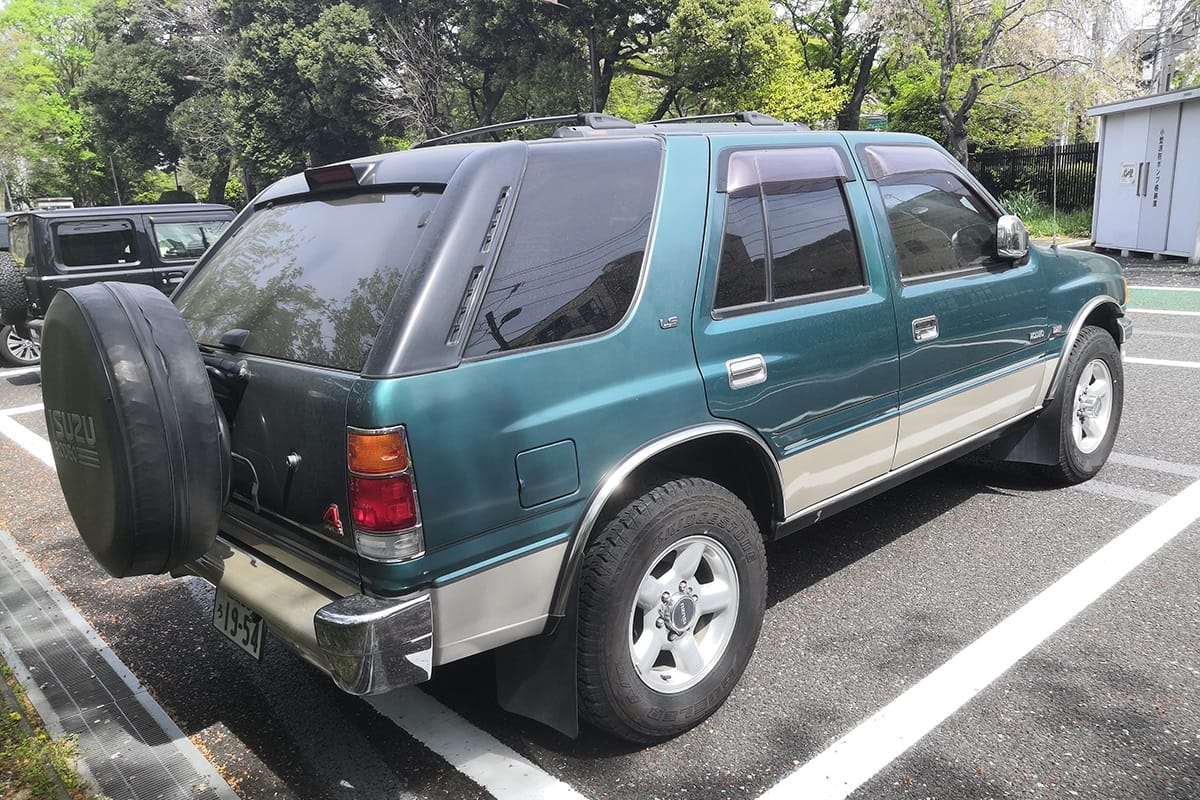 I don’t often find interesting SUVs. Nor do I usually find SUVs interesting, so there might be a correlation there. But slap a little bling on an older orphan brand [&hellip;]