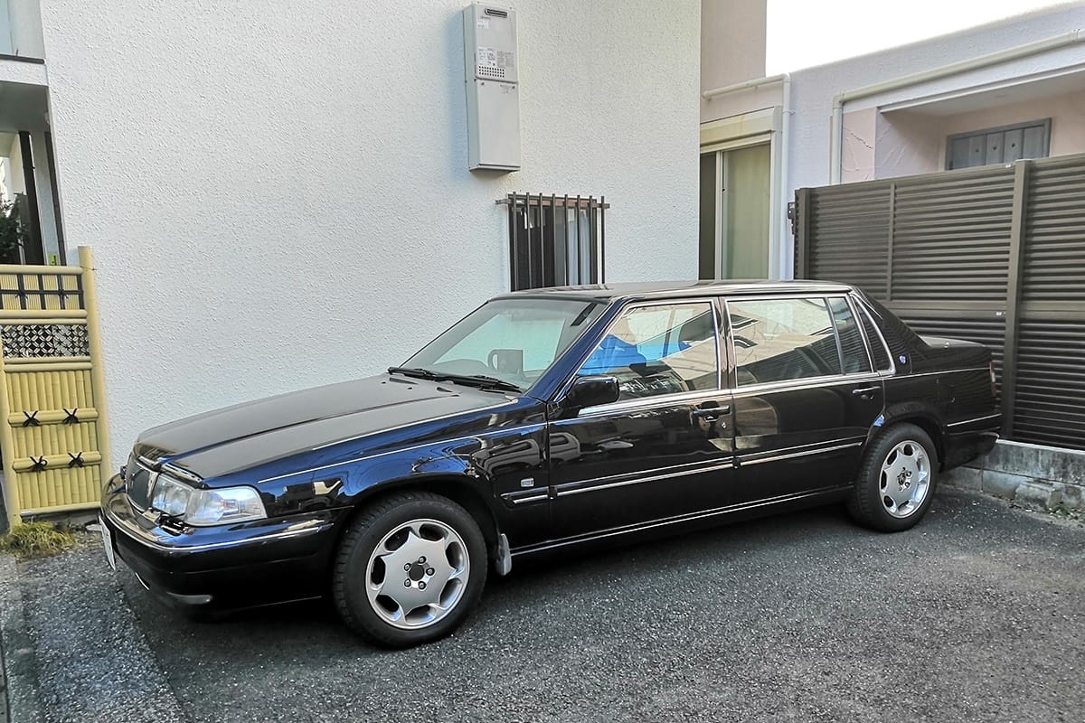 Limos don’t have to be overly expensive Rolls-Royces or ludicrously stretched Lincolns. Between those and a bog standard four-door, there is a middle way: the modest extended wheelbase saloon. We [&hellip;]