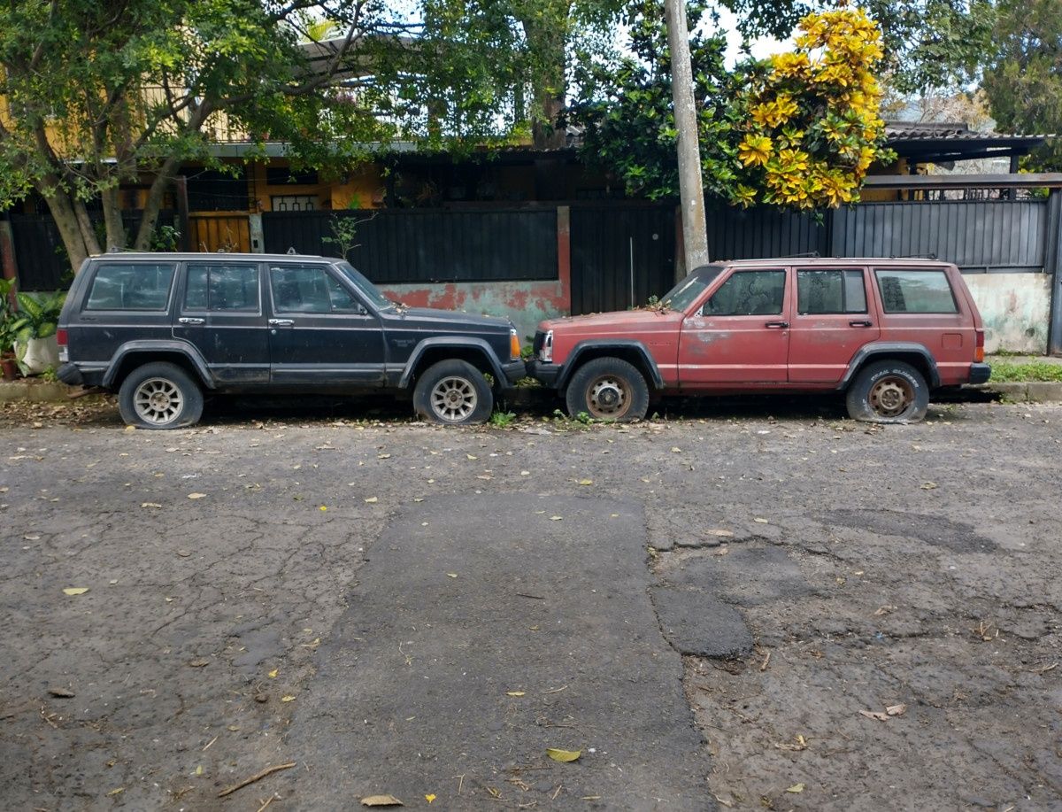 Wordless Outtake: Jeep Cherokee XJ – Face to Face IMG 20220612 150146669 HDR