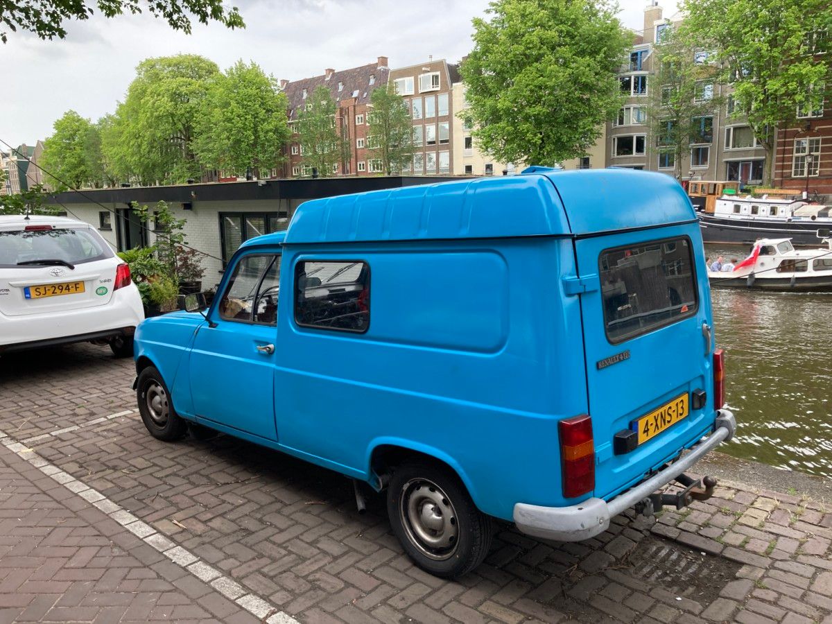 Cohort Pic(k) of the Day: 1982 Renault 4 F6 - Allez Le Blue! 3 1982 R4 F6 - 3