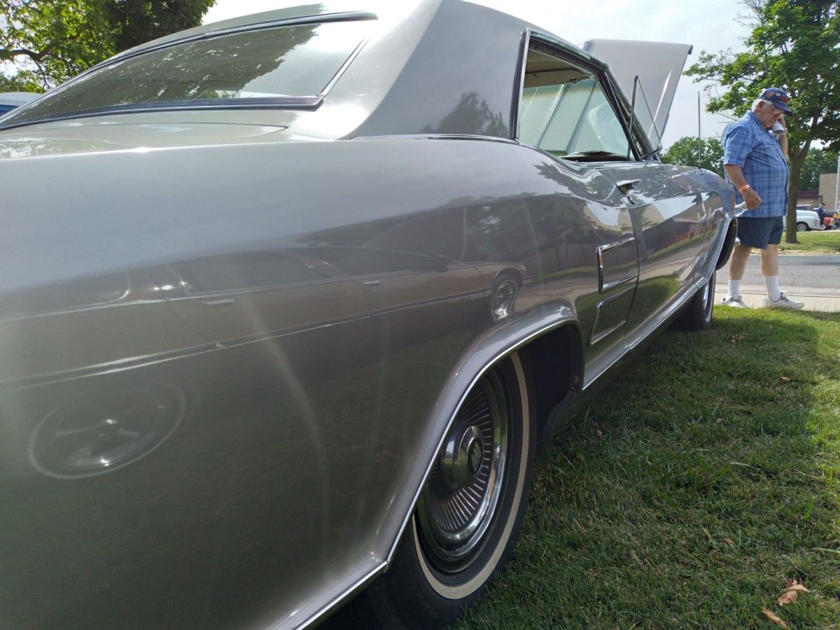 &nbsp; They say that in Michigan, when the days are long and temperate, there’s a car show every weekend.  That’s probably true, but most of them are local cruise-ins where [&hellip;]