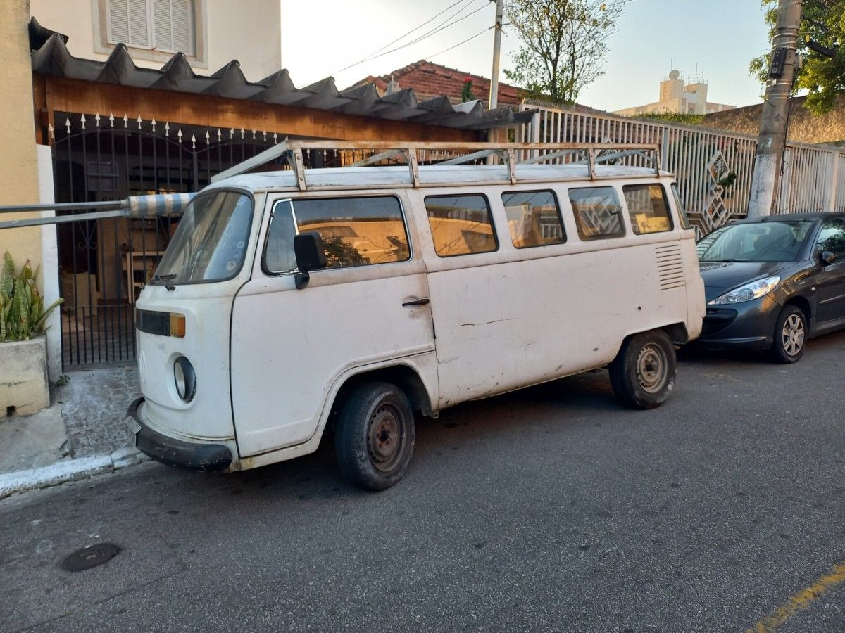 shot and posted by Fernando Eliminator &nbsp; Seeing the front end of a VW bus gen2 (T2) grafted to the rest of the body of a T1 always makes me [&hellip;]