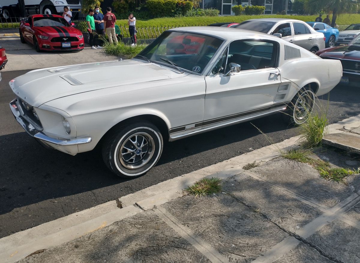 Let’s delve into this rich pond of good ol’ Americana, as my high-school friend Cesar took me to the Mustang’s Club of El Salvador gathering this past April. Me, being [&hellip;]