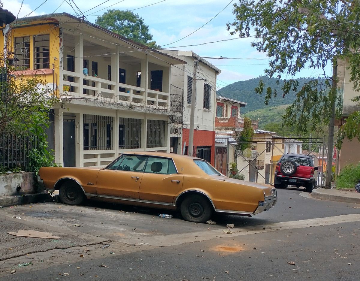 From time to time mom and dad took the family to visit Mr. Blanco, a schoolfellow of his who resided in the same recently-built suburban quarter of San Salvador. Theirs [&hellip;]