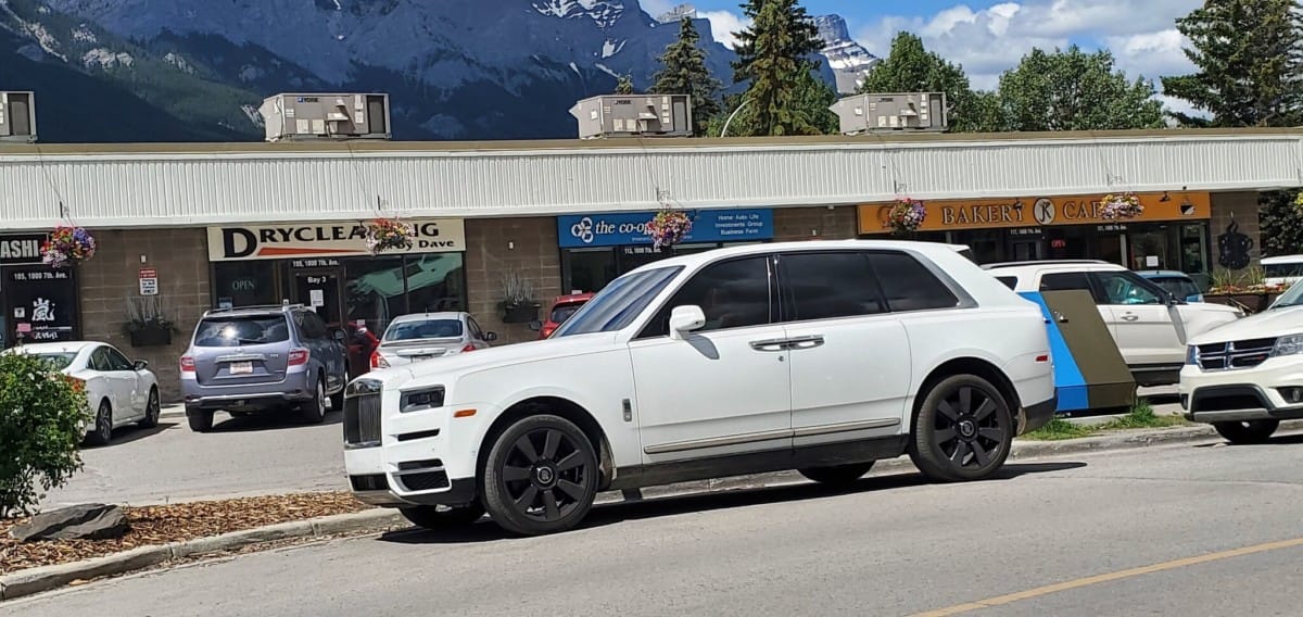 Shot by canadiancatgreen. Starting price: $341,500.
